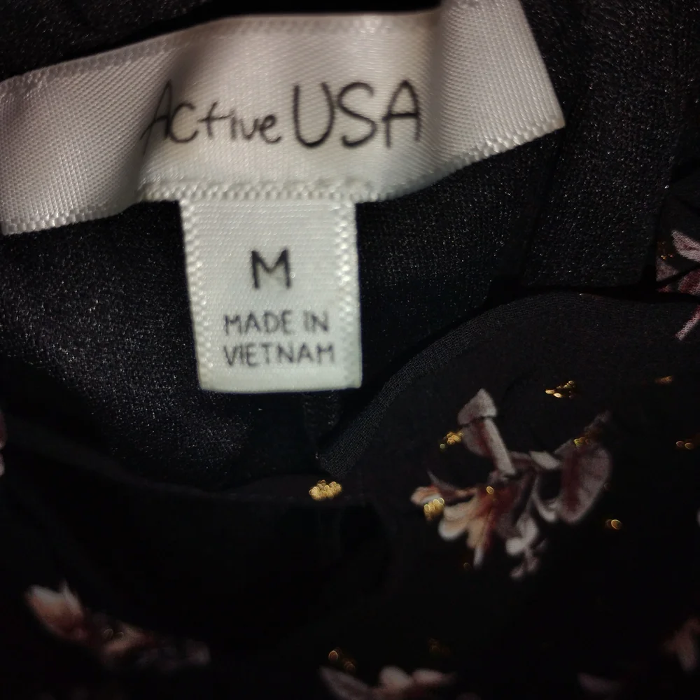 Floral Black Women's Top - Picture 4 of 8